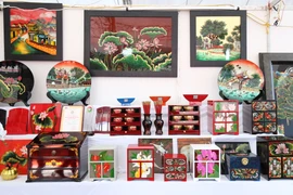 Projet de promotion de la marque d'art de la laque poncée vietnamienne