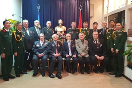 Le 77e anniversaire de la fondation de l’Armée populaire du Vietnam célébré en Ukraine