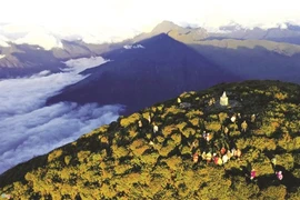 À la conquête de la montagne Lùng Cung à Yên Bai