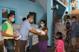COVID-19 : Aide d'urgence accordée aux ménages d'origine vietnamienne au Cambodge