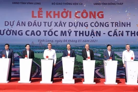 Le PM Nguyen Xuan Phuc lance la mise en chantier de l’autoroute My Thuan - Can Tho