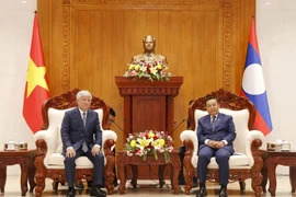 Vietnam-Laos: Le président du Comité central du FPV rencontre des dirigeants laotiens