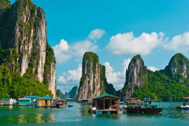 La baie de Ha Long est autorisée à accueillir à nouveau les visiteurs à partir du 4 mai
