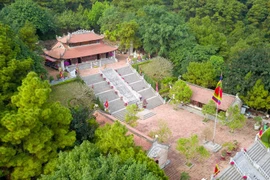 Le Temple dédié au professeur Chu Van An sur la montagne de Phuong Hoang, province de Hai Duong