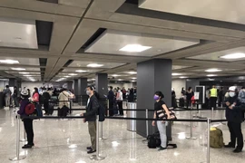 COVID-19 : plus de 340 citoyens vietnamiens rapatriés des États-Unis 
