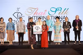 L'ao dai vietnamien honoré lors de la Semaine internationale de la mode de la soie thaïlandaise