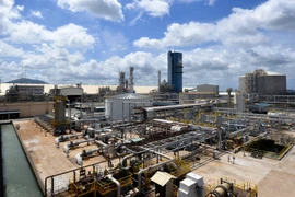 PetroVietnam surmonte la "double crise", dépassant des objectifs annuels