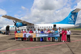 Ouverture de la nouvelle ligne aérienne Dien Bien - Hai Phong