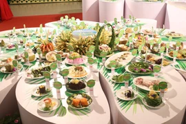 Bên Tre décroche un record du monde pour la préparation de 222 plats à base de noix de coco