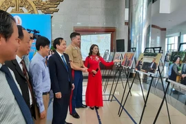 Quang Tri : Ouverture d'une exposition de photos sur le Vietnam et les États-Unis
