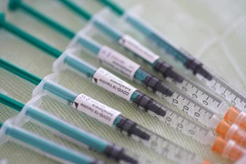 COVID-19: 11 groupes de personnes prioritaires pour la vaccination au Vietnam