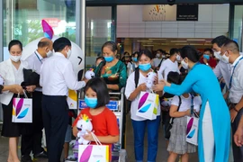 L'ancien hot spot de COVID-19 Da Nang accueillit ses premiers touristes post épidémie
