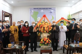 Le chef du FPV rend visite à des dignitaires religieux à l’occasion de Noël