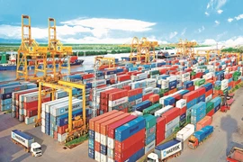Le Vietnam réalise un excédent commercial de 3,04 milliards de dollars en quatre mois