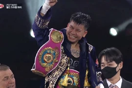 La boxeuse Nguyen Thi Thu Nhi remporte la première ceinture mondiale WBO pour le Vietnam