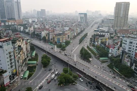 Les rues de Hanoi sont à nouveau animées après l'assouplissement des restrictions 