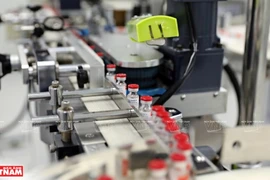 Le premier lot de vaccin anti-COVID-19 russe Sputnik V produit au Vietnam 