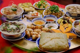 Printemps au pays natal 2020: des plats traditionnels du Têt séduisent des Viêt kiêu