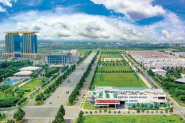 Binh Duong délivre les certificats d'investissement à cinq projets d'investissement étrangers