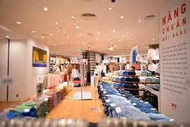 Uniqlo inaugure son premier magasin à Hanoï