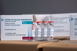 COVID-19: 1,2 million de doses supplémentaires d'AstraZeneca arrivent au Vietnam