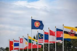 Comment le Vietnam conduit l'ASEAN à surmonter les défis causés par le COVID-19?