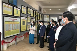 Exposition "Hoang Sa, Truong Sa du Vietnam - Preuves historiques et juridiques" à Quang Tri