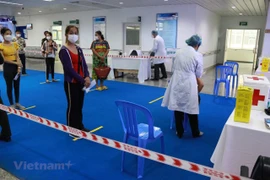 Le Vietnam aide le Cambode dans la vaccination anti-COVID-19