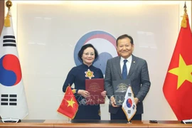 La ministre vietnamienne de l'Intérieur Pham Thi Thanh Tra et le ministre sud-coréen de l'Intérieur et de la Sécurité Lee Sang-min. Photo: VNA