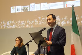 L'ambassadeur vietnamien en Italie Duong Hai Hung à l'événement. Photo: VNA