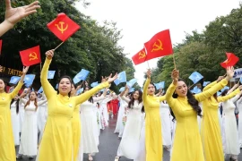 Un spectacle de danse de masse mettant en vedette l'ao dai est prévu le 5 octobre. Photo: hanoimoi.vn