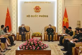 Vietnam-Chine : resserrement des relations de coopération entre les armées