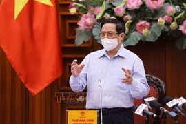 Le PM Pham Minh Chinh préside la réunion périodique du gouvernement de mai 