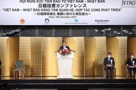 Le PM assiste à une conférence Vietnam-Japon sur la promotion de l’investissement