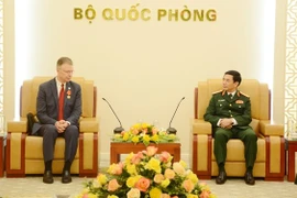 Vietnam et États-Unis resserrent les relations de coopération dans la défense