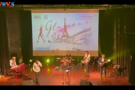 Glamour, un voyage au cœur de la chanson française à Hanoi