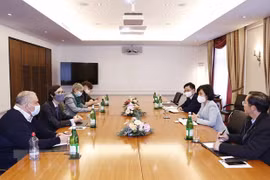 Le Parti communiste du Vietnam et le Parti suisse du travail cultivent leurs liens