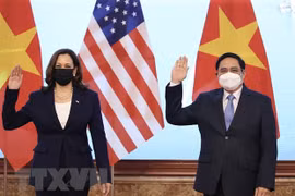 Le PM Pham Minh Chinh reçoit la vice-présidente américaine Kamala Harris