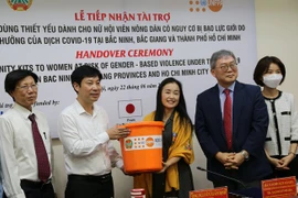 L’UNFPA remet des kits de dignité aux femmes et filles affectées par le Covid-19