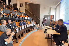 L’accord de libre-échange Vietnam - UE intéresse les hommes d’affaires de Saône-et-Loire en France