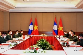 Le Vietnam et le Laos promeuvent la coopération dans la défense