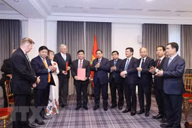 Le PM Pham Minh Chinh reçoit de plusieurs grandes sociétés françaises