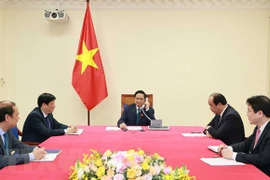 Le PM cambodgien formule ses félicitations au Premier ministre Pham Minh Chinh