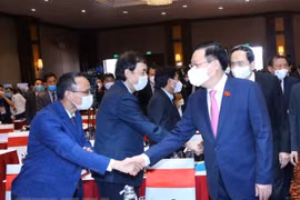 Le président de l’Assemblée nationale à une conférence sur le tourisme à Nghe An