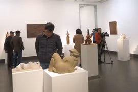 Ouverture d’une exposition des beaux-arts à Hanoï
