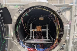 Le satellite vietnamien NanoDragon prêt au lancement