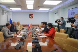 Le Vietnam prie la Russie à accélérer le transfert de technologie vaccinale