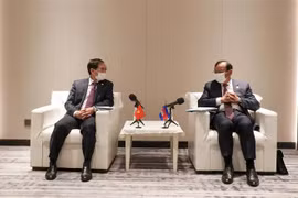 Les ministres des Affaires étrangères satisfaits des liens Vietnam-Cambodge 