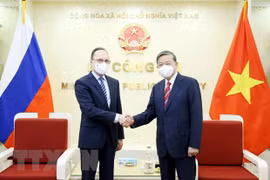 Le ministre de la Sécurité publique reçoit l’ambassadeur de Russie