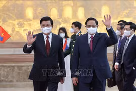 Les dirigeants vietnamien et lao s'accordent sur les orientations de la coopération